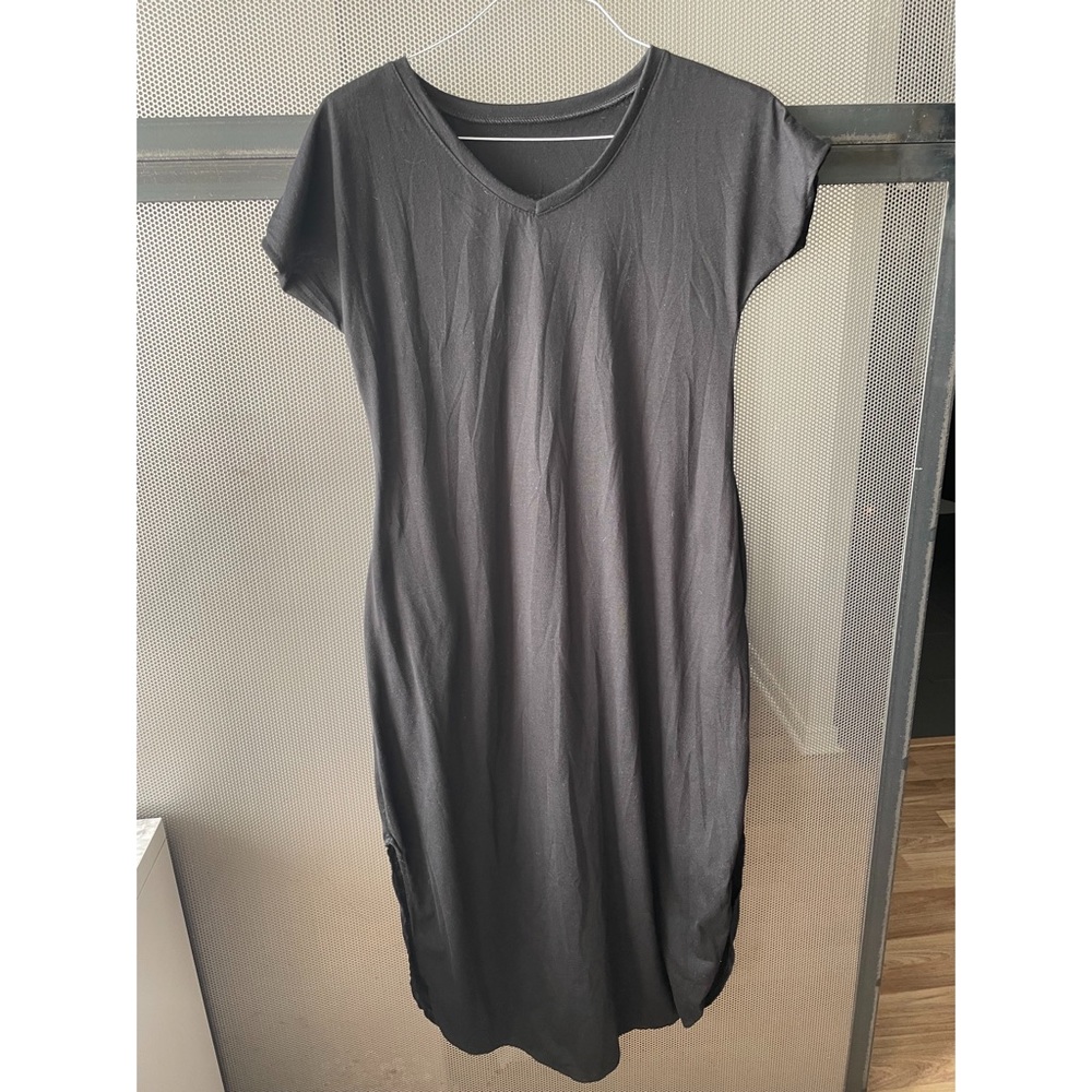 Black T-shirt Maxi Dress w/pockets